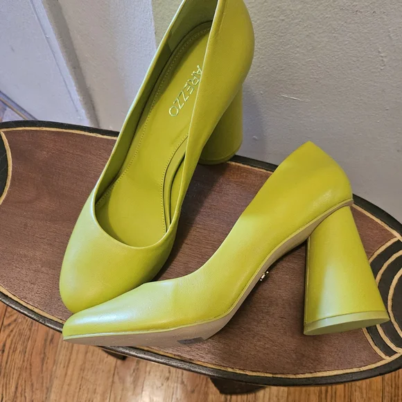 Lime Green Women's Heels - Picture 4 of 6
